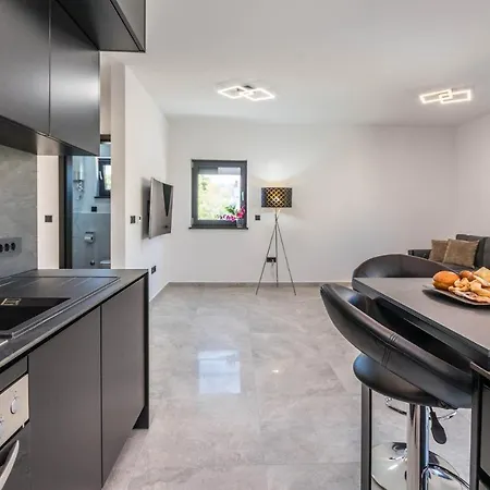 Nice In With Kitchen