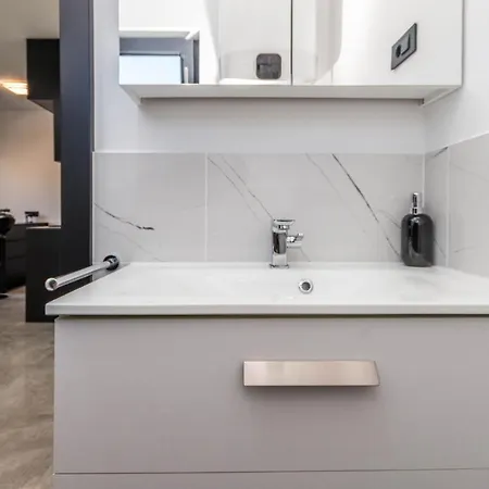 Nice In With Kitchen Biograd Na Moru